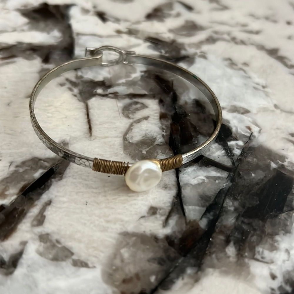 Pearl bracelet